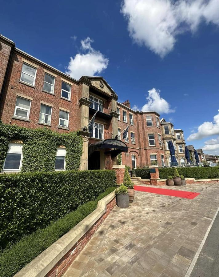 Clifton Arms Hotel Lytham St Annes Exterior photo