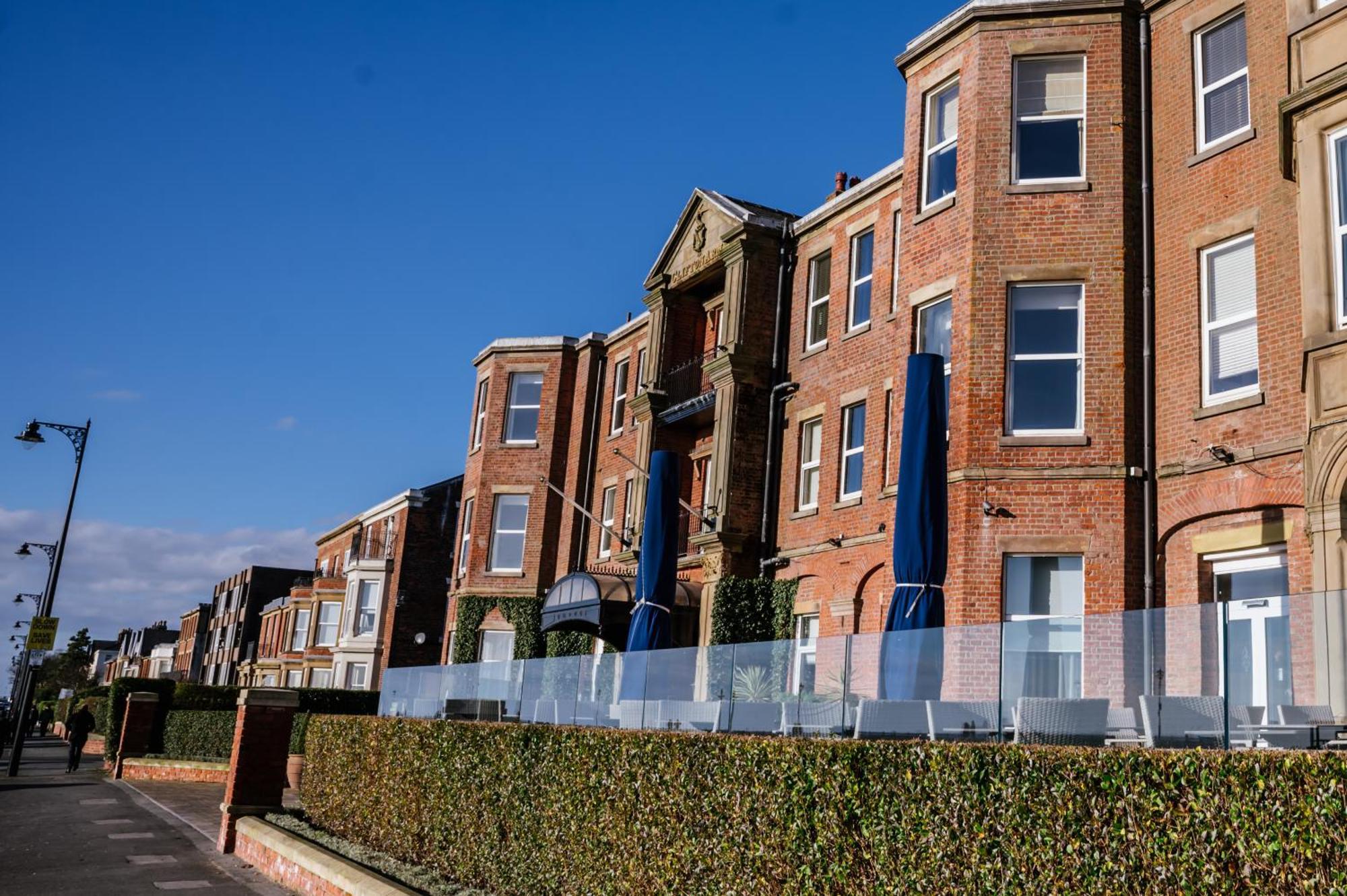 Clifton Arms Hotel Lytham St Annes Exterior photo